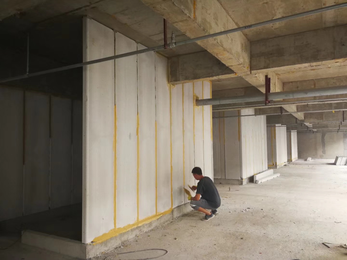 韩城无机发泡轻骨料混凝土隔墙板施工技术性能研究